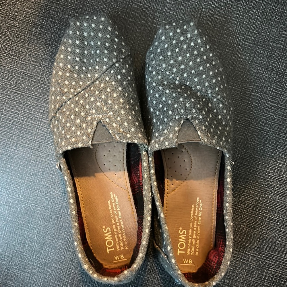 Toms, gray with white polka dots size 8W.